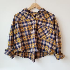 Cute checked cropped shirt